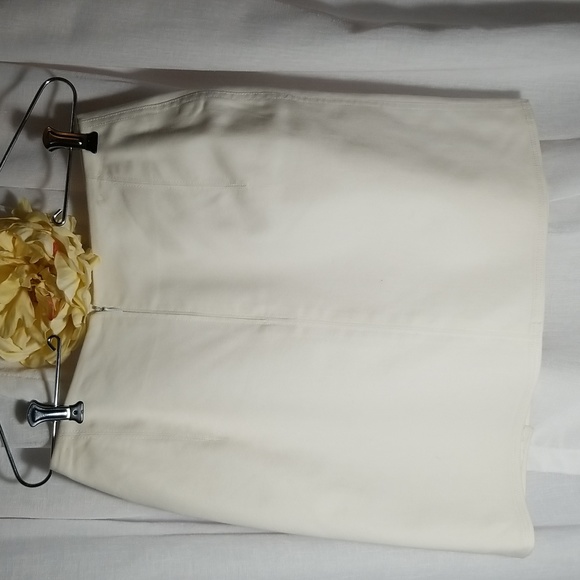 Jennifer Dule Clean, White Denim Mini Skirt & Liz Claiborne Top Small, $55 - Picture 8 of 14